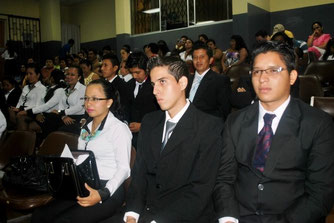 Estudiantes de Ciencias de la Educación en la Uleam. Manta, Ecuador.