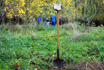 Herbstzeit ist Pflanzzeit – auch für Obstbäume. Foto: NABU/W. Peters