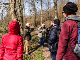 Botanische Wanderung in Engern. - Foto: Kathy Büscher