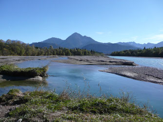 See in den Alpen. - Foto: NABU