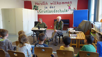 Foto: S. Stahl, Vorlesestunde in der Grünlandschule
