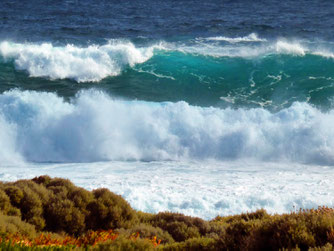 Waves breaking at Cowaramup Bay