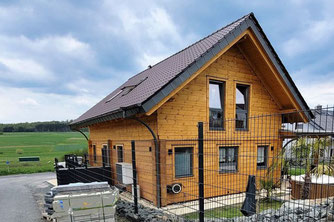 Holzhaus in Blockbauweise - Individuelle Planung - Blockhaus als Wohnhaus - Massivholzhaus