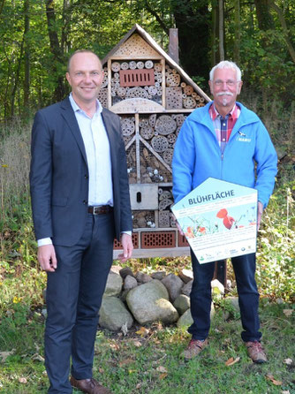 Umweltminister Wolfram Günther (links) und Steffen Wagner vom NABU Plaußig-Portitz. Foto: Reinhard Rädler