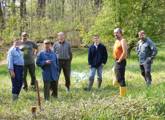 Roland Zitschke (3.v.l.) 2011 bei einem Arbeitseinsatz an den Papitzer Lachen. Foto: NABU Leipzig