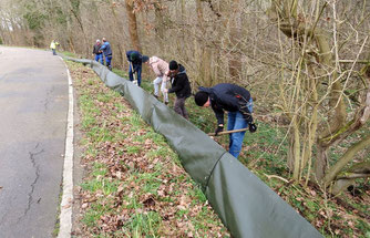 Amphibienschutzzaun in Plaußig wurde rechtzeitig vor der Laichsaison aufgebaut. Foto: NABU Leipzig