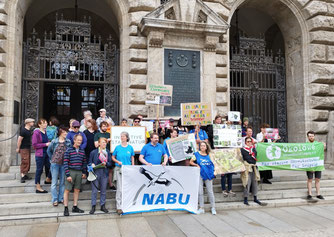 Demonstration Leipziger Naturschutzgruppen vor der entscheidenden Stadtratssitzung am 5. Juli 2023. Foto: Karsten Peterlein