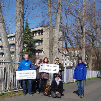 Protest gegen Kahlschlag auf dem Schulhof. Foto: NABU Leipzig