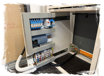 SPS-Steuerung für CNC-Wandliftsystem.