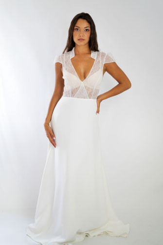 Robe de mariée en dentelle féminine et élégante