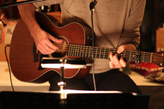 Sebastian Mayr Akustik Musik Hochzeit Gitarre Gesang