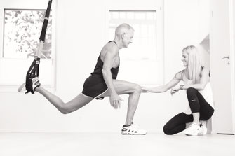 TRX Training (funktionellen Ganzkörpertrainings), kräftigt, Personal Training, stärkt den Rumpf und verbessert die Haltung