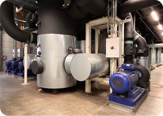 Hybrid-Rückkühlwerke mit Pumpentechnik für eine große Kältezentrale 