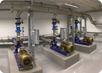 Offene Kühlwasserversorgung mit Pumpenanlage