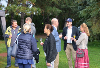 Gute Gespräche beim Cocktail der Jewel Tennis Trophy