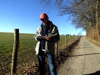 gerhard marquard beim malen in der natur