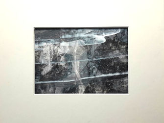 Papier und acrylfarbe, grau farben, diagonale helle linien