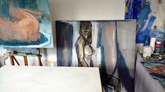 studio, bilder am palett tisch