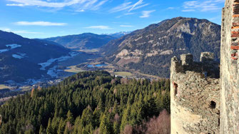 Ausblick von der Ruine Steinschloss ins Murtal