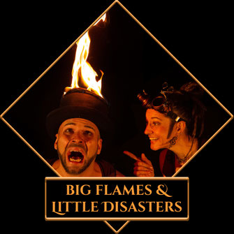Feuer-Comedy-Show für Straßenkunstfestivals