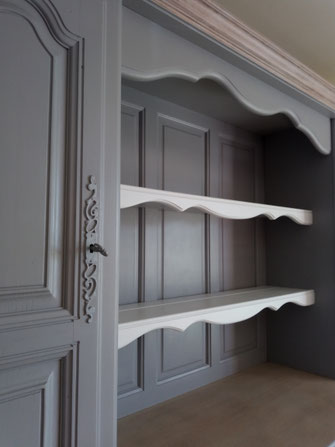 relooking et restauration de meuble le mans sarthe buffet vitrine gris blanc patine bois naturel camaelle