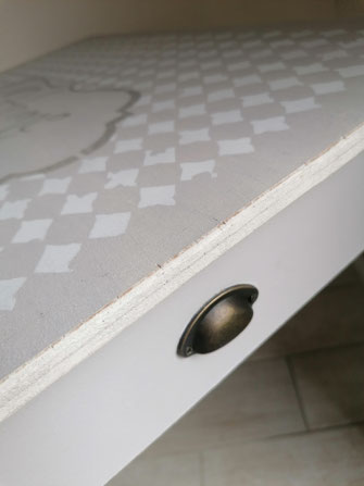 relooking de meuble le mans sarthe table home sweet home  gris blanc bois pochoir