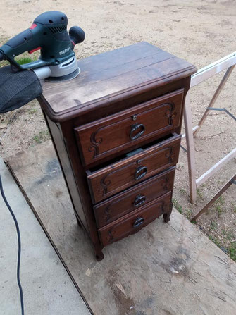 relooking de meubles camaëlle chiffonnier taupe patine blanc pochoir coeur le mans sarthe