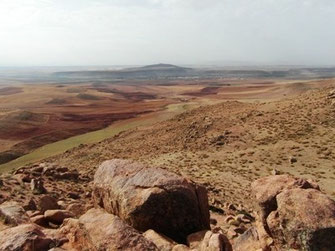 Habitat et espace de vol de l’Adrar Lakhba, région de Boumia, Moyen Atlas méridional, ©Frédérique Courtin   