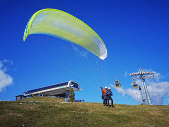 Start begleiteter Tandemflug an der Bergbahn