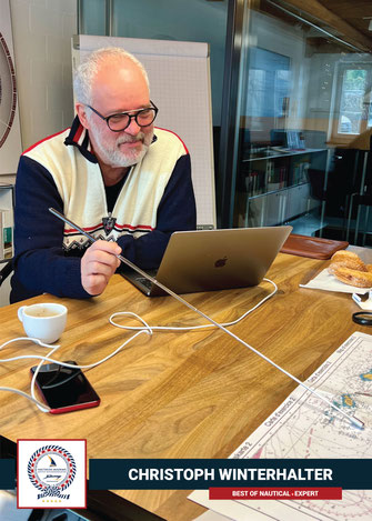 Christoph Winterhalter, Gründer der HOZ Gruppe und Master Coach der Nautischen Akademie, bei der Vorbereitung von Hochseeschein-Kursen