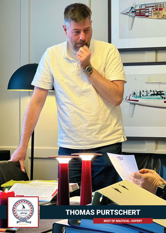 Thomas Purtschert, erfahrener Hochseeschein-Coach der HOZ Nautischen Akademie, während der Kursplanung und Didaktikbesprechung