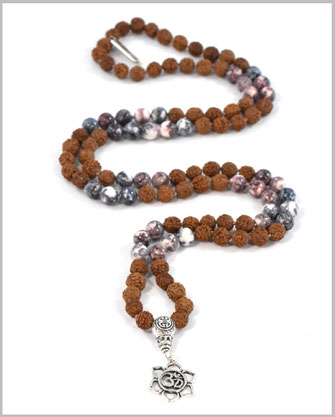 Mala Kette mit Jade Edelsteinen und Rudraksha Perlen 8 mm  - Nandi -  75,- €