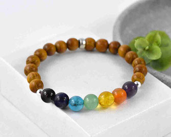 Chakra Edelstein Armband mit  Sandelholz Perlen, 8 mm  18,90 €