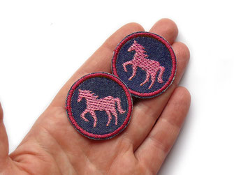 Mini Patches mit gestickten rosa Pferden als kleine Flicken zum aufbügeln für Mädchen