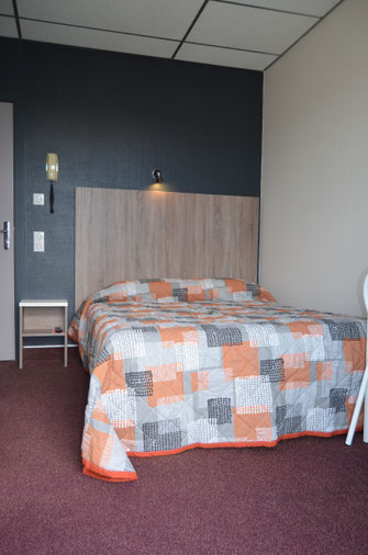 Chambre double à l'hôtel Montfort à Lourdes