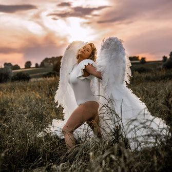 Portrati Fantasie Shooting mit Engelsflügeln in Donauwörth - Fotografie Tanneberger