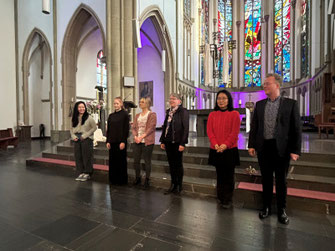 Auszubildende der Bischöflichen Kirchenmusikschule Essen nach dem Orgelvorspiel in St. Ludger © Dominik Susteck