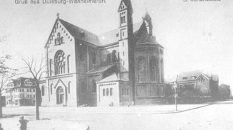 Die Kirche St. Michael ist ein typisches Beispiel für einen neoromanischen Bau. Das Bild stammt aus der Zeit rund um 1910. (Foto: Stadtarchiv Duisburg)