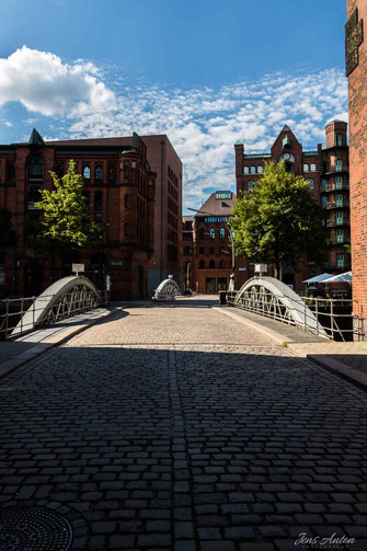 leere Strasse in der Speicherstadt