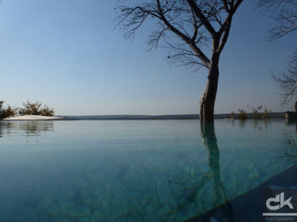Pool im River Club am Sambesi