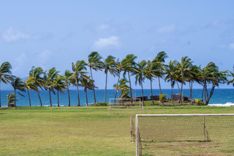 Terreno deportivo Trois-Rivières, Basse-Terre © Guillaume Aricique, 2021, Comité du Tourisme des Îles de la Guadeloupe CTIG