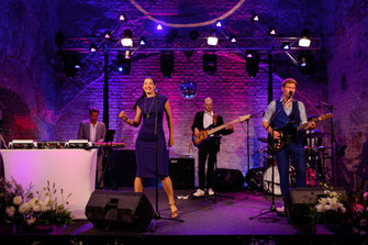 Hat over Heels Hochzeitsband Europe