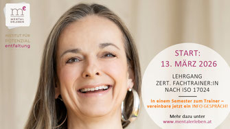 Seminarangebot Frau in Jeanshemd