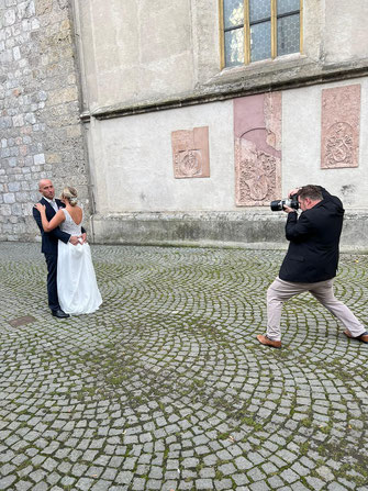Hochzeitsfotografie Hall in Tirol Shooting Brautpaarshooting Hochzeit Trauung Altstadt Fotograf Behind the Scenes