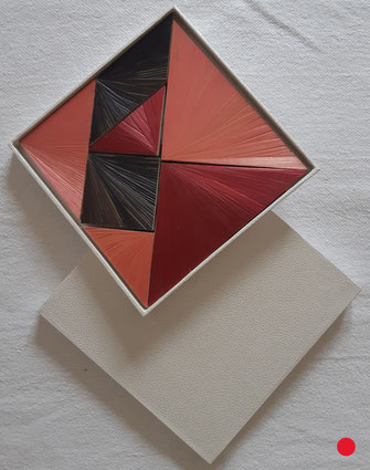 Tangram 7 pièces multicolor , coffret beige . Dim 17 x 17 cm . VENDU