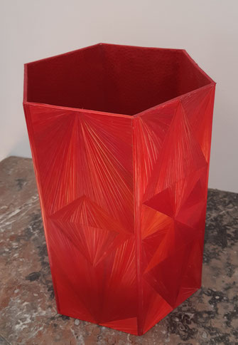  Idée originale  de cadeau pour une pendaison de crémaillère , un anniversaire, un mariage ..: Corbeille à papiers à 219 € en marqueterie de paille