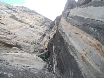 Alpinklettern mit Bergführer, Sportklettern mit Bergführer, Kletterkurs, Sportkletterlehrer, Sportklettertrainer, Mehrseillängen Klettern, Kletterkurse, climbing course with mountainguide, climbing education, guided tours, rock climbing with guide, 