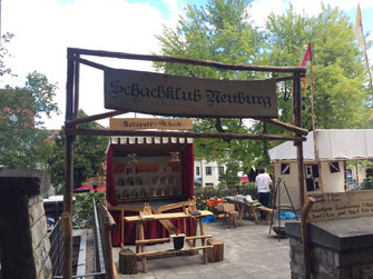 Bild: Schachklub Neuburg, Katapult schießen