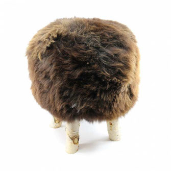 Tabouret à 4 pattes en bois de bouleau naturel assise à mémoire de forme mousse peau de mouton naturelle marron
