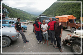 Beni-zwiter-Jeep-Upper-Mustang-Nepal-D931